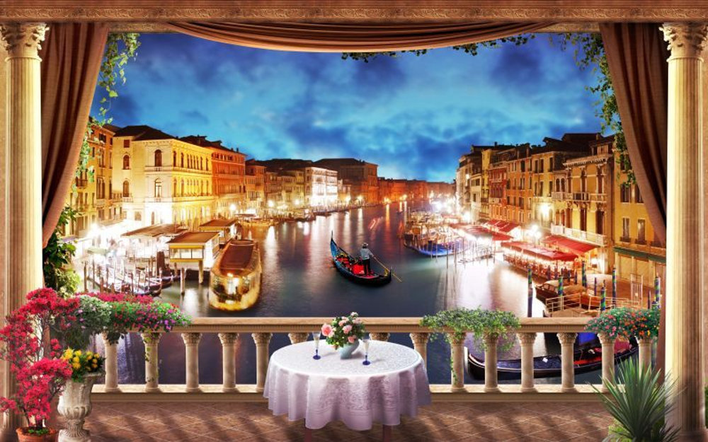 31The restaurant overlooks the night Venice.jpg